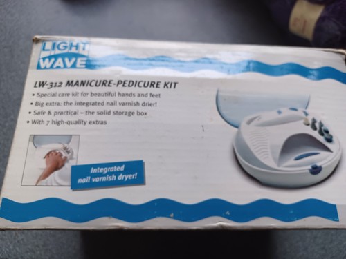 Light wave manicure - light, manicure/pedicure